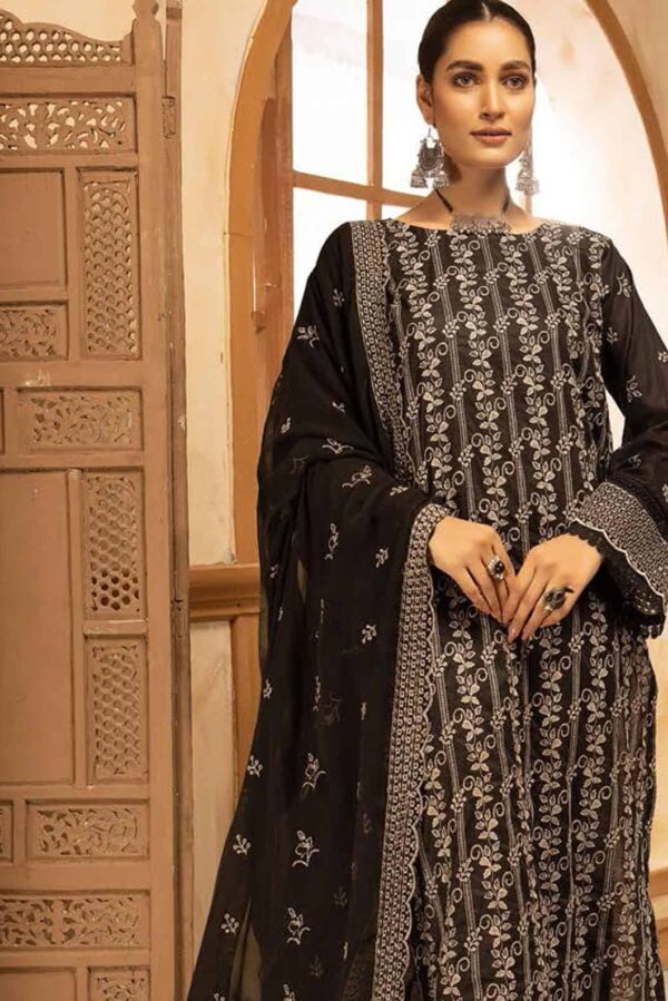 Mahee's By Riaz Arts Embroidered Lawn | D-08