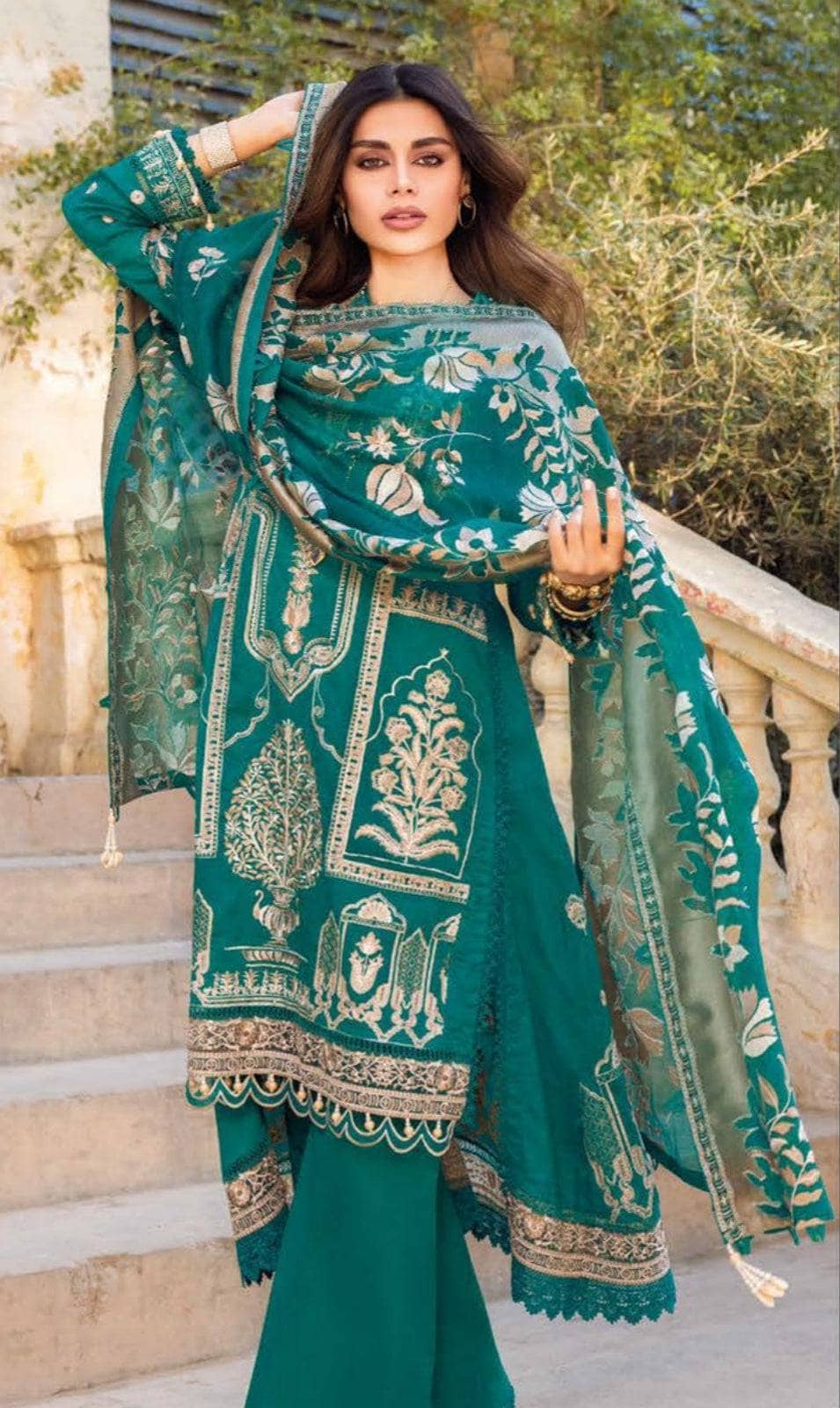 Luxury Chiffon Lawn Suits - Gul Ahmed Latest Summer Embroidered Lawn Dresses  Collection (4) - StylesGap.com