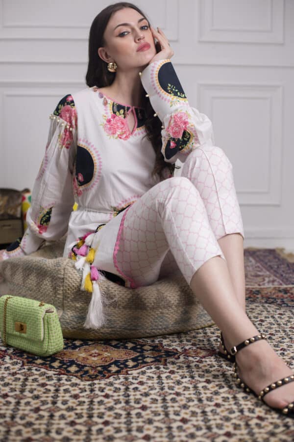 Ghazal from house of mist| lawn| vol 3|| hm-gz3-8– 8f8a2834 Ghazal from House of Mist| Lawn| Vol 3|| HM-GZ3-8– 8F8A2834