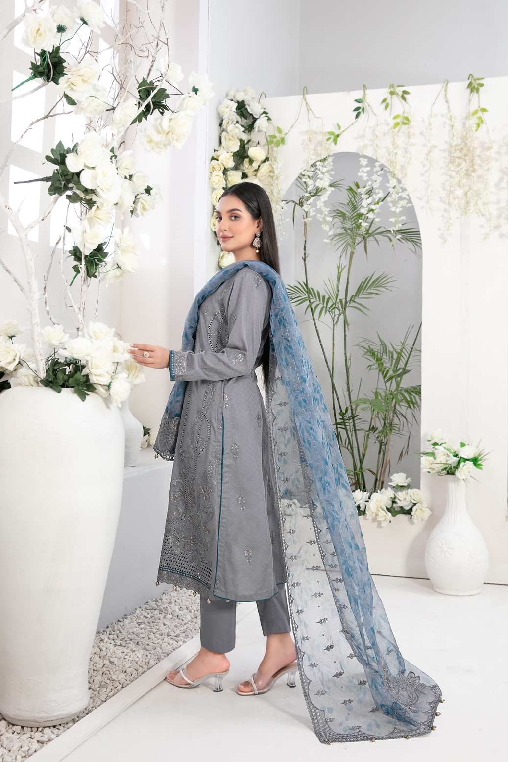 Buy Nayara Formal Wear 2023 by Tawakkal Fabrics - D-8686 - Empress –  Empress Clothing