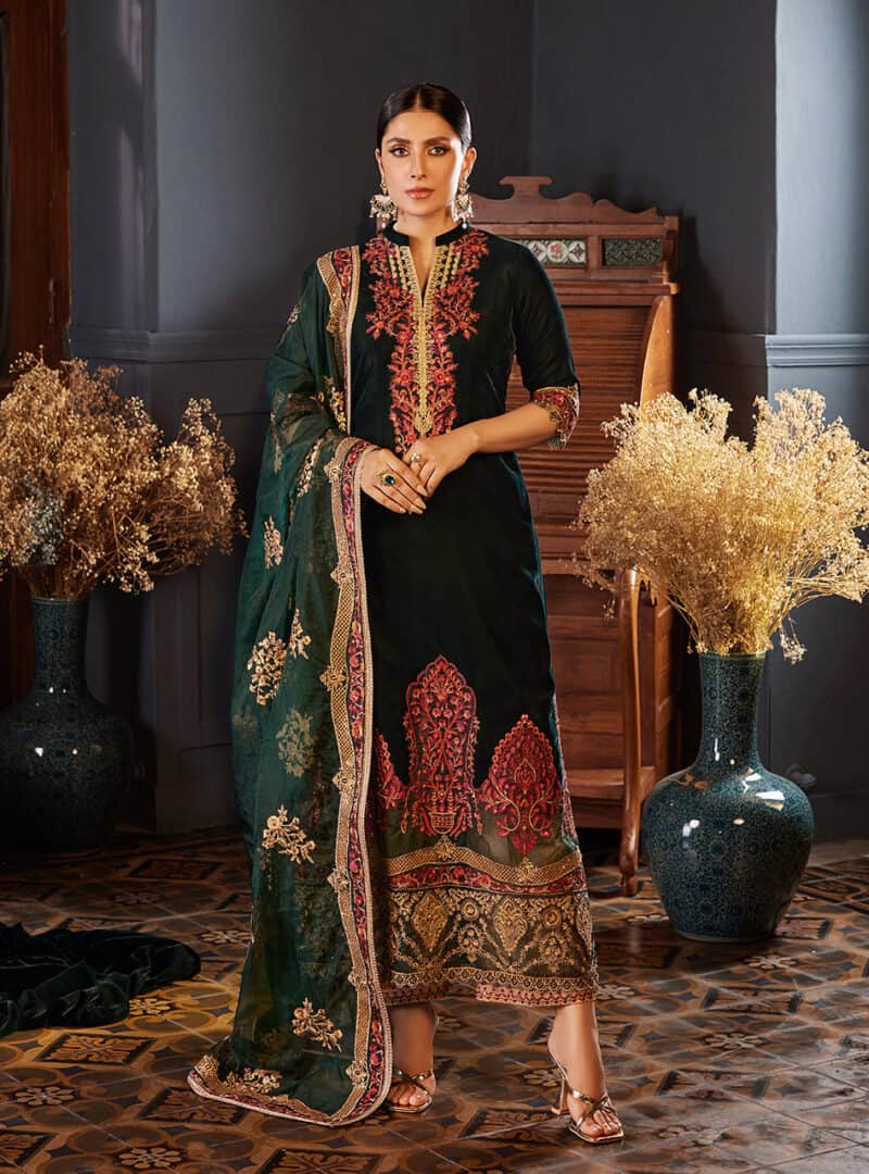 Zainab chottani velvet luxury | zelena