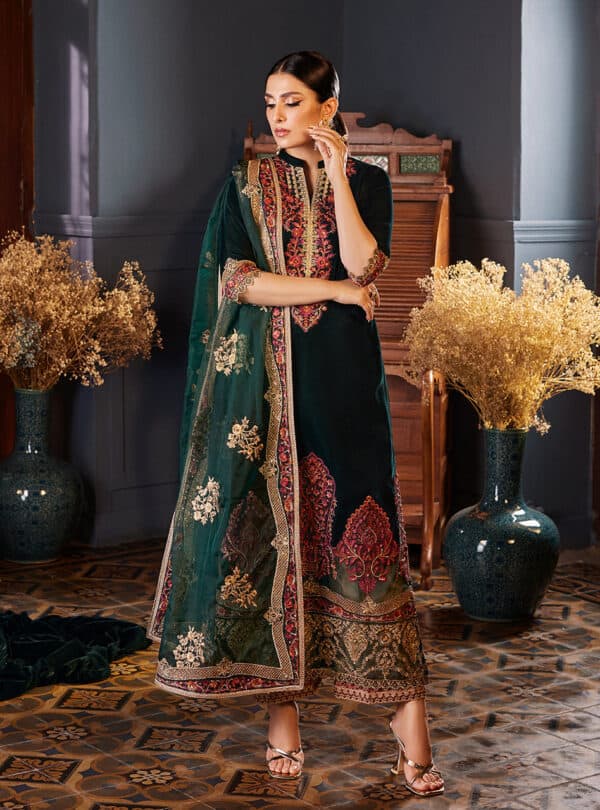 Zainab chottani velvet luxury | zelena