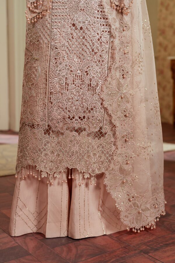 Baroque chantelle vol 2| ch13-04– detail view 3 Baroque Chantelle Vol 2| CH13-04– detail view 3
