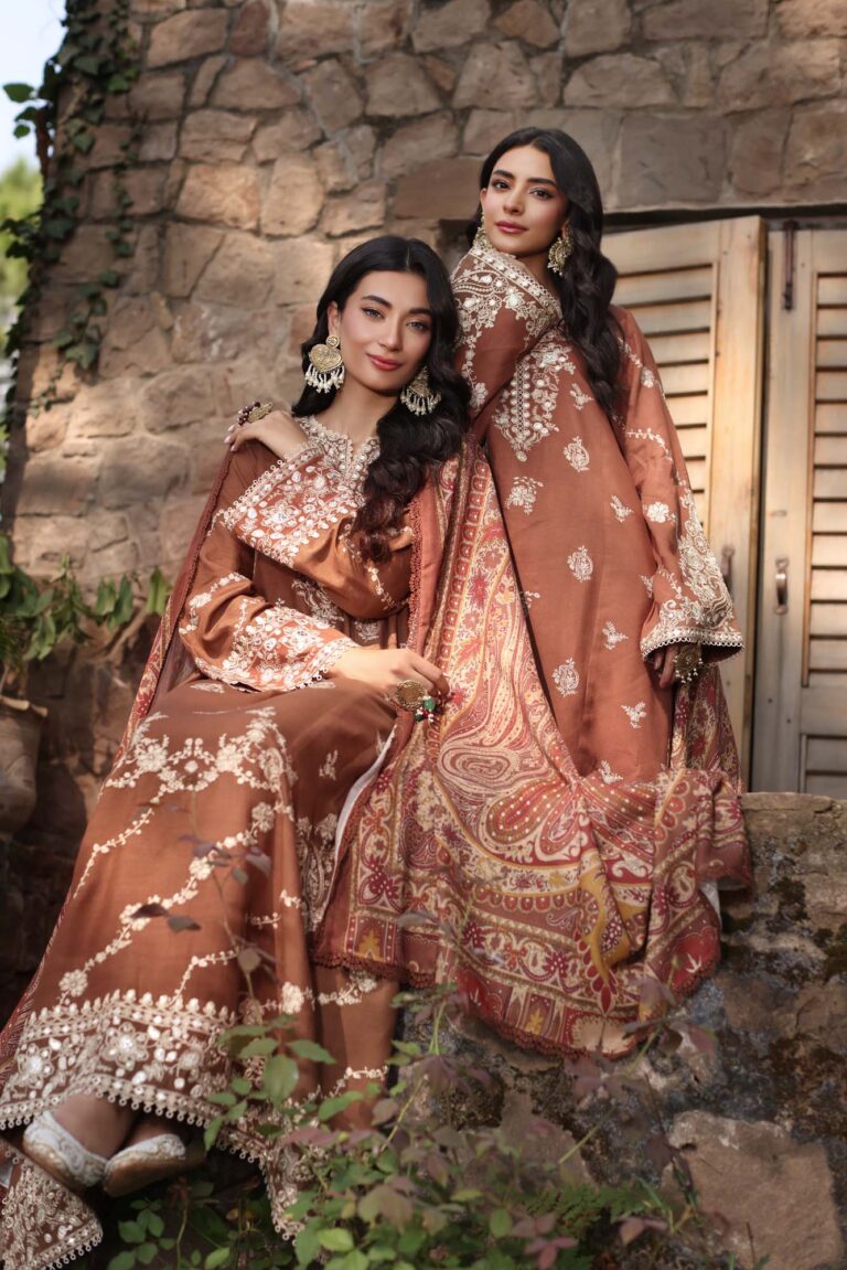 Saadia Asad Winter Shawl Suzaankari by Saadia Aasad| D9– A5A8870
