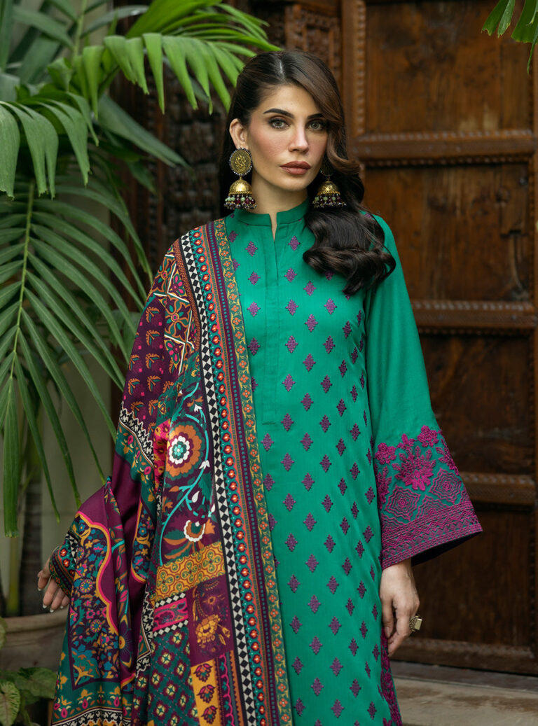 Zainab Chottani Winter Shawl Collection | D8