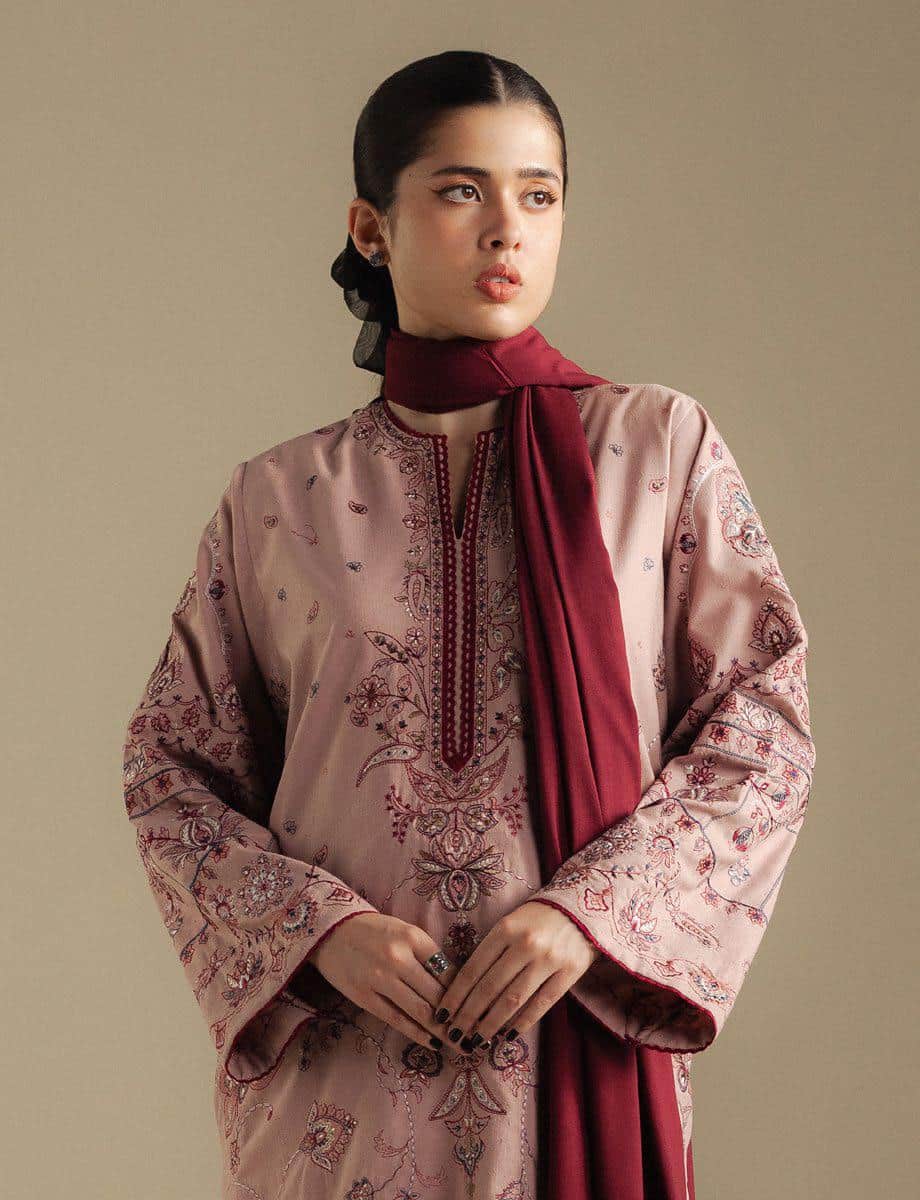Zara shahjahan coco by zarashahjahan winter collection| 6a (gz-532)– coco by zarashahjahan winter collection 2025 Zara Shahjahan Coco by Zarashahjahan Winter Collection| 6A (GZ-532)– Coco by Zarashahjahan Winter Collection 2025