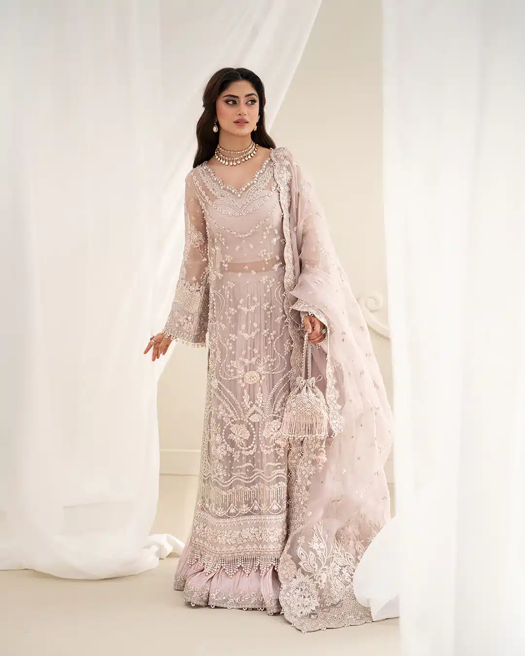 Sajal aly in faiza saqlain luxury collection– detail view 4 Sajal Aly in Faiza Saqlain Luxury Collection– detail view 4