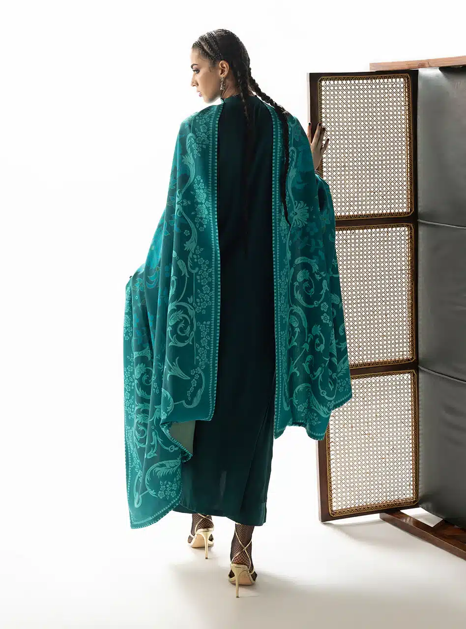 Zainab chottani winter shawl|| kyana– 035a9754 Zainab Chottani Winter Shawl|| Kyana– 035A9754