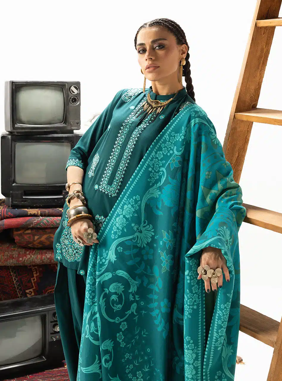 Zainab chottani winter shawl|| kyana– 035a9971 Zainab Chottani Winter Shawl|| Kyana– 035A9971