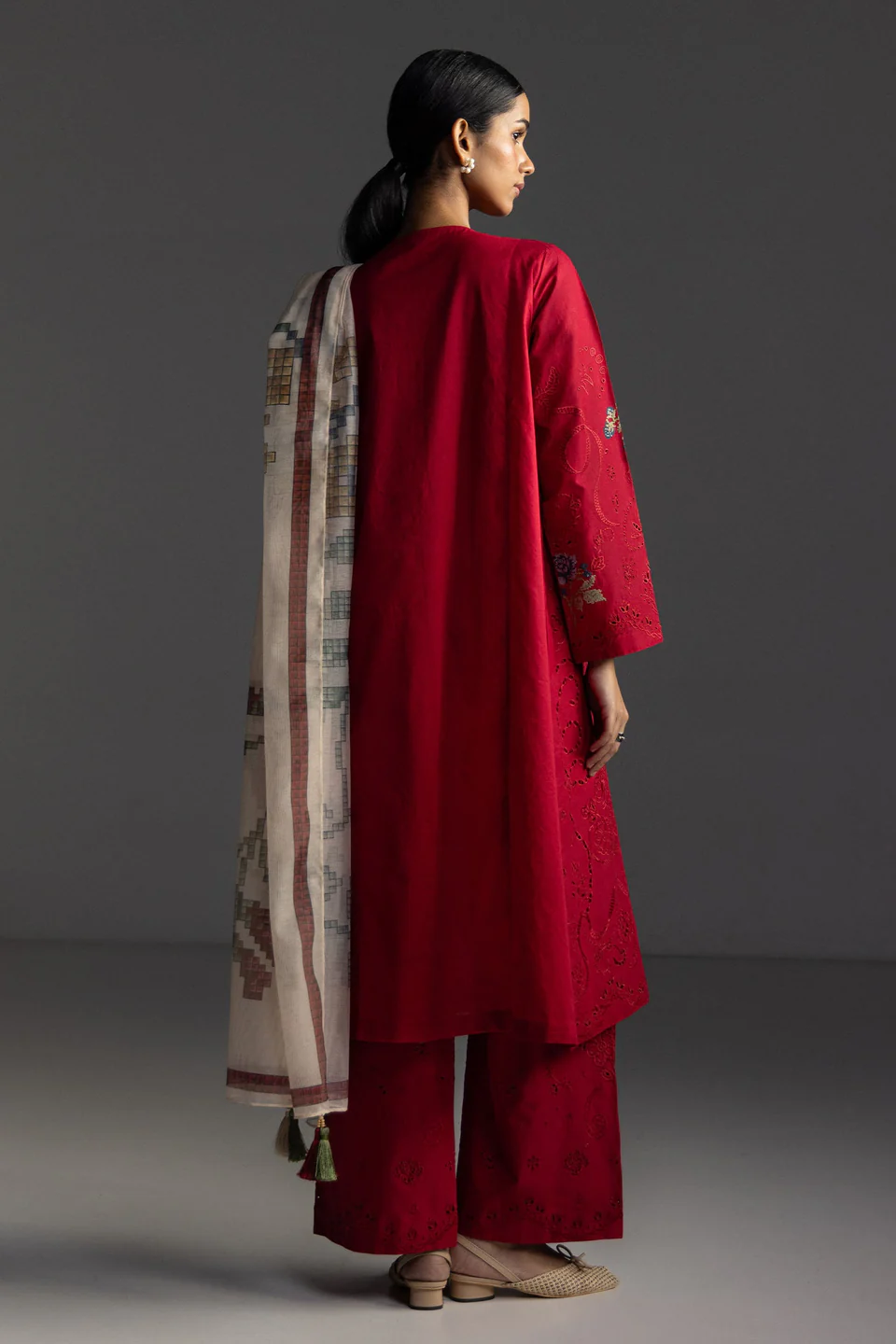 Coco lawn by zara shahjahan 2026| 10 a– alternate view Coco Lawn by Zara Shahjahan 2026| 10 A– alternate view