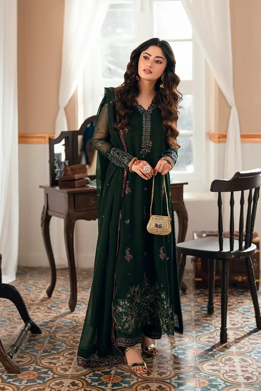 Ensembles by azure 2026|| glimmer green– detail view 4 Ensembles by Azure 2026|| Glimmer Green– detail view 4