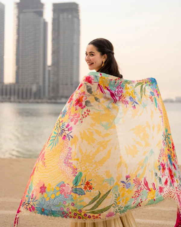 Hania aamir in faiza saqlain– detail view 3 Hania Aamir in Faiza Saqlain– detail view 3