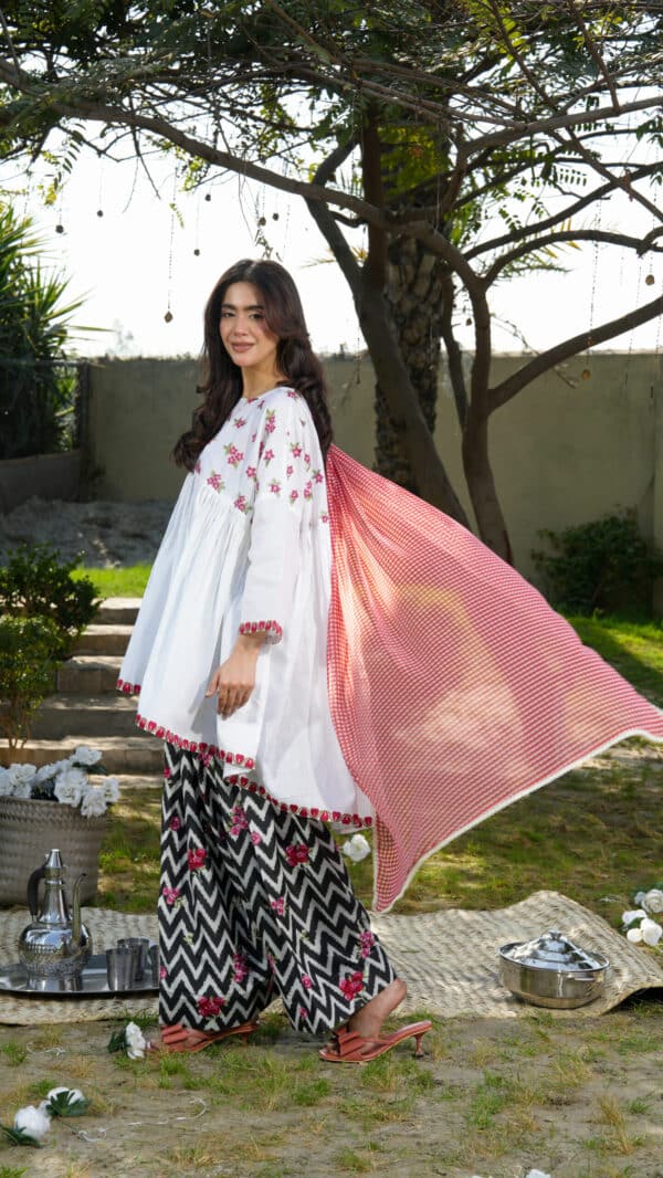 Ghazal Embroidered Summer Lawn Vol 1 2026| House of Mist| HMGZ-LL26-05– WEBSITE 511 Ghazal Embroidered Summer Lawn Vol 1 2026| House of Mist| HMGZ-LL26-05– WEBSITE 511