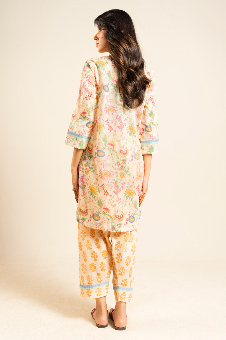 Alkaram rts | shirt & trouser - pakistani suit - image 7 Alkaram RTS | SHIRT & TROUSER - Image 4