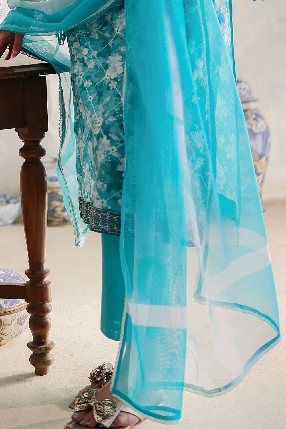 Gul ahmed 3 piece embroidered printed lawn suit with cotton net dupatta and borders– Gul Ahmed 3 Piece Embroidered Printed Lawn Suit with Cotton Net Dupatta and Borders–