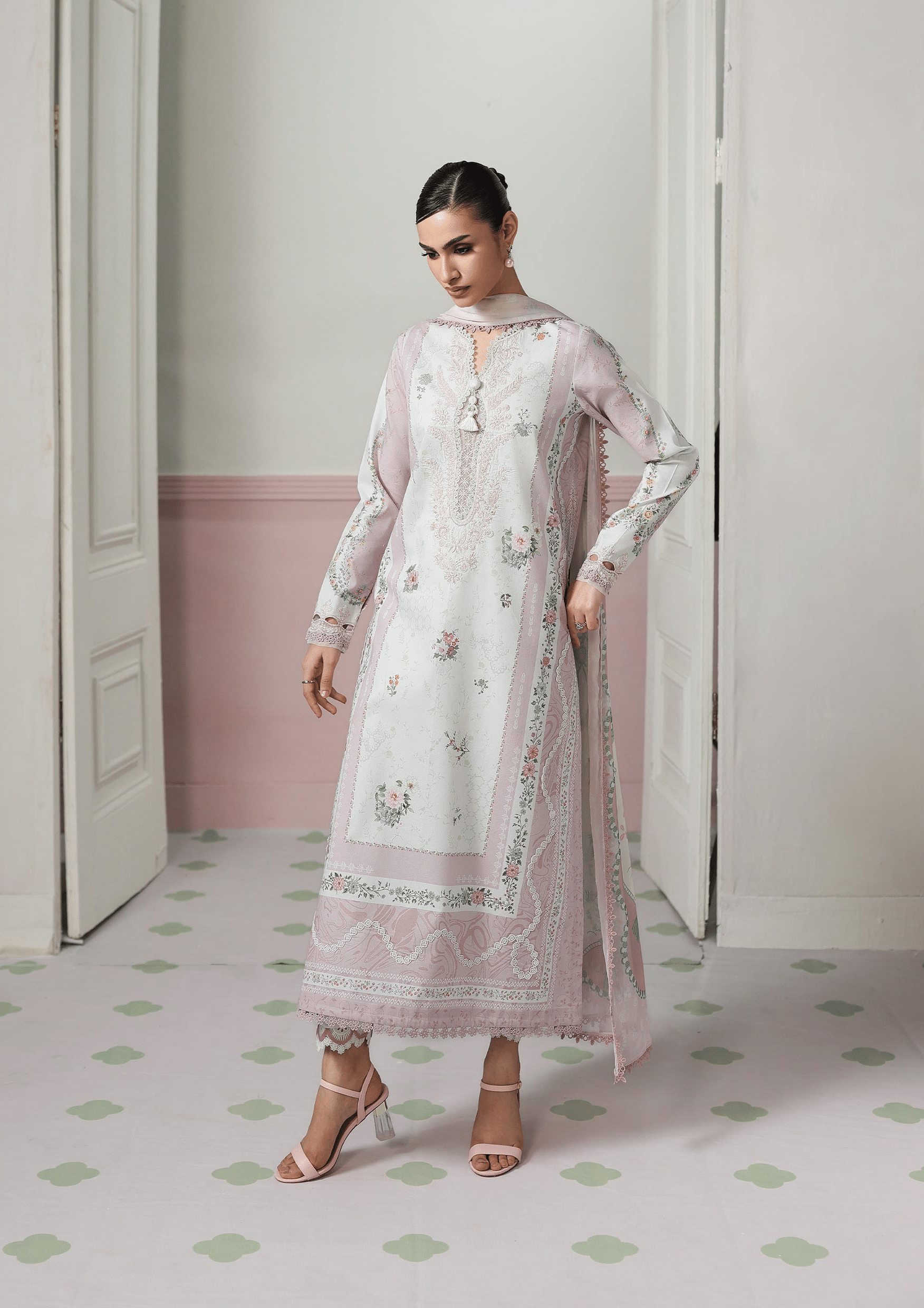 Qalamkar qalamkar qprints embroidered lawn unstitched 3pc suit qqp-05a minal Qalamkar Qalamkar QPrints Embroidered Lawn Unstitched 3Pc Suit QQP-05A Minal