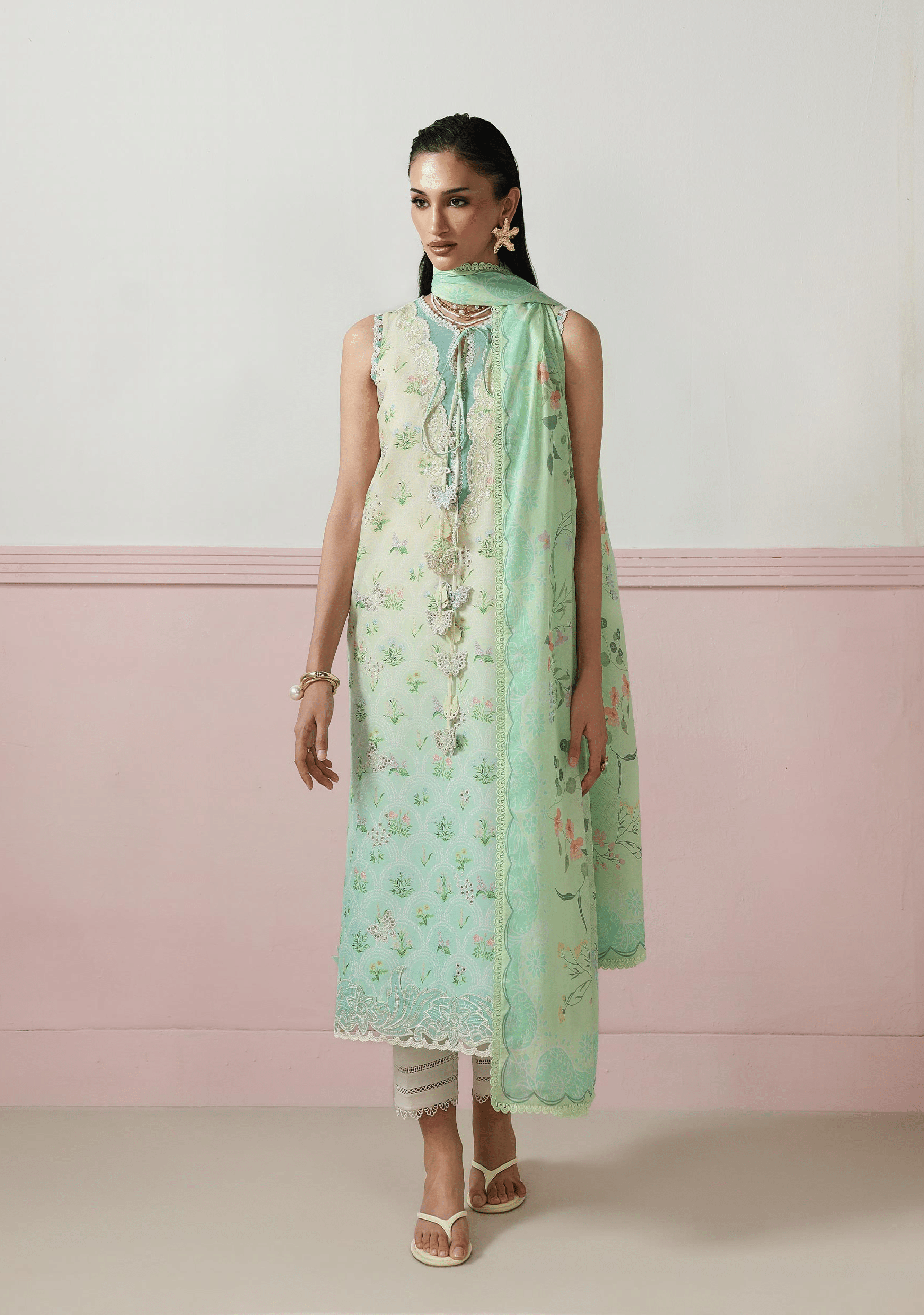 Qalamkar qalamkar qprints embroidered lawn unstitched 3pc suit qqp-07b della Qalamkar Qalamkar QPrints Embroidered Lawn Unstitched 3Pc Suit QQP-07B Della