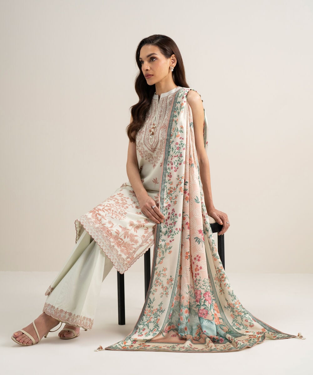 Sapphire women's unstitched lawn embroidered off white 3 piece suit – u3pesgs26v58 Sapphire Women's Unstitched Lawn Embroidered Off White 3 Piece Suit – U3PESGS26V58