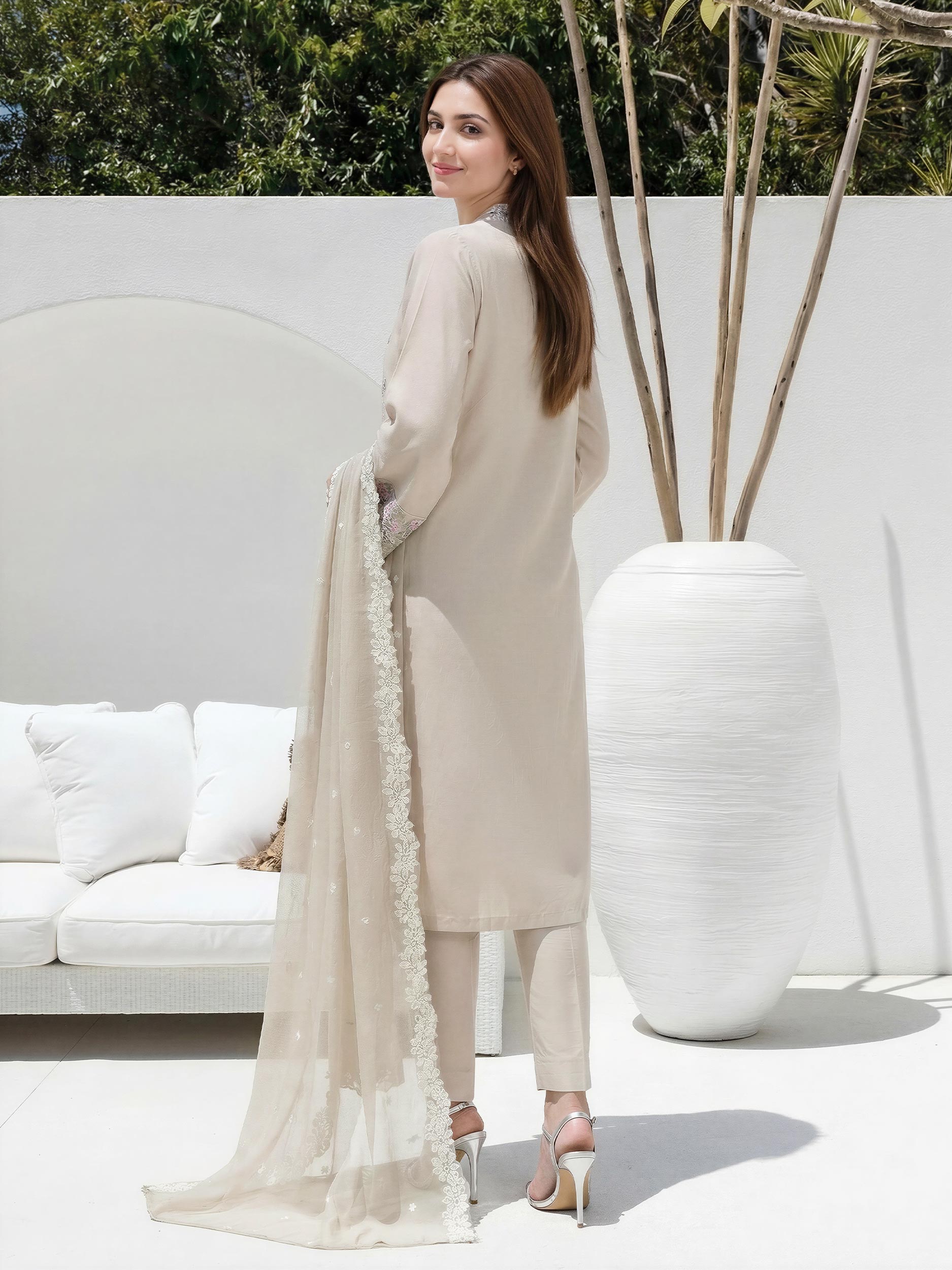 Limelight 3 piece lawn suit- embroidered– u5262su-3pc-002-3piecelawnsuit-embroidered Limelight 3 Piece Lawn Suit- Embroidered– U5262SU-3PC-002-3PieceLawnSuit-Embroidered