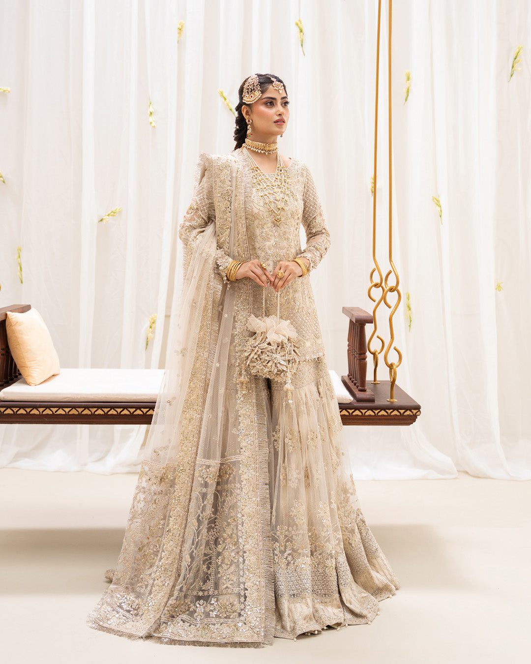 Faiza saqlain safak Faiza Saqlain Safak