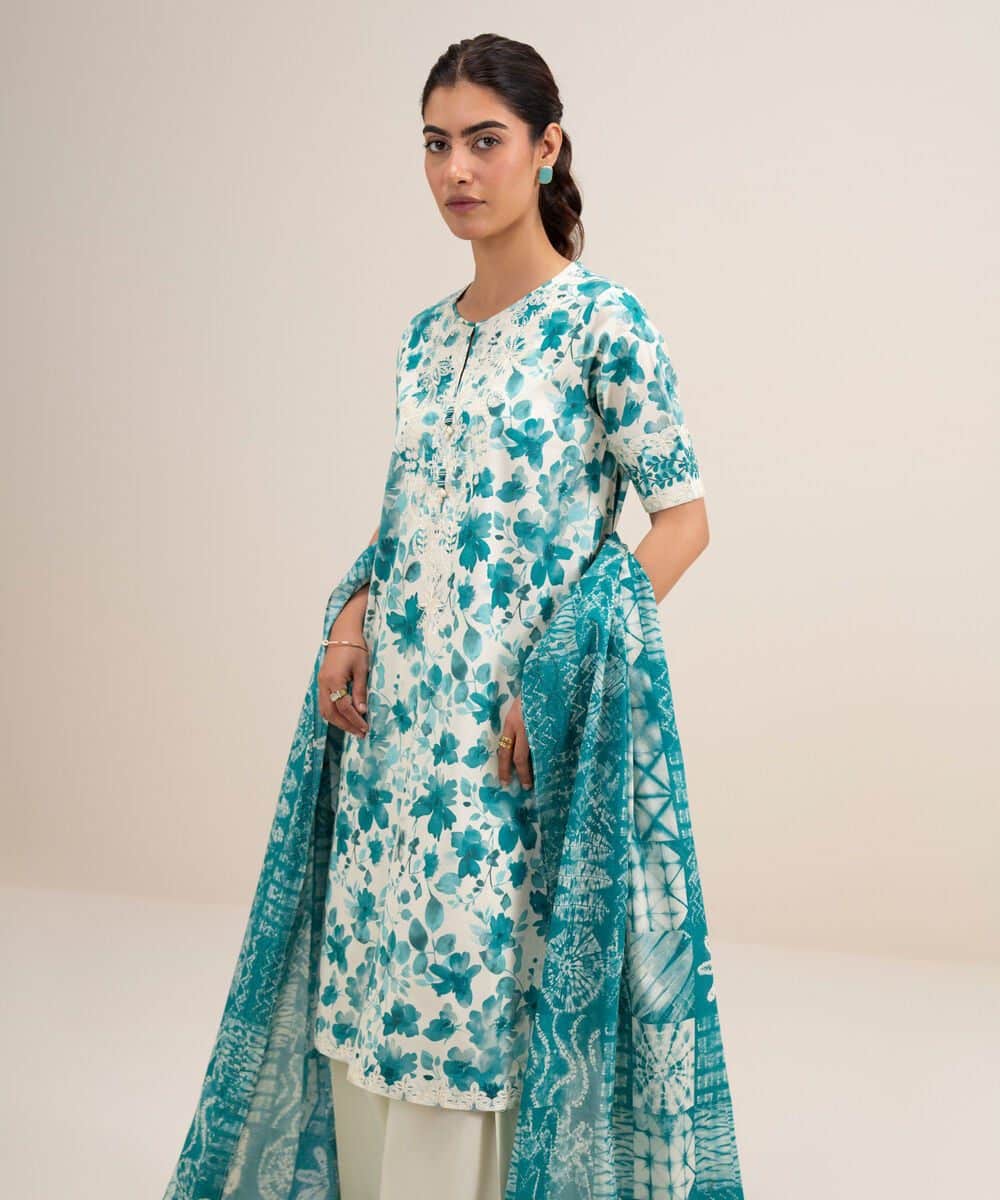 Sapphire women's unstitched lawn embroidered off white and blue 3 piece suit – 3pedys26v637 Sapphire Women's Unstitched Lawn Embroidered Off White and Blue 3 Piece Suit – 3PEDYS26V637
