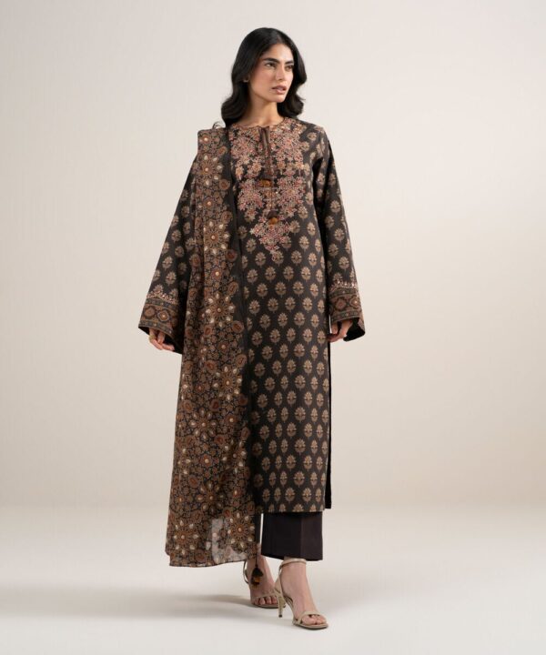 Sapphire Women's Unstitched Lawn Embroidered Brown 3 Piece Suit – 3PEDYS26V668 Sapphire Women's Unstitched Lawn Embroidered Brown 3 Piece Suit – 3PEDYS26V668