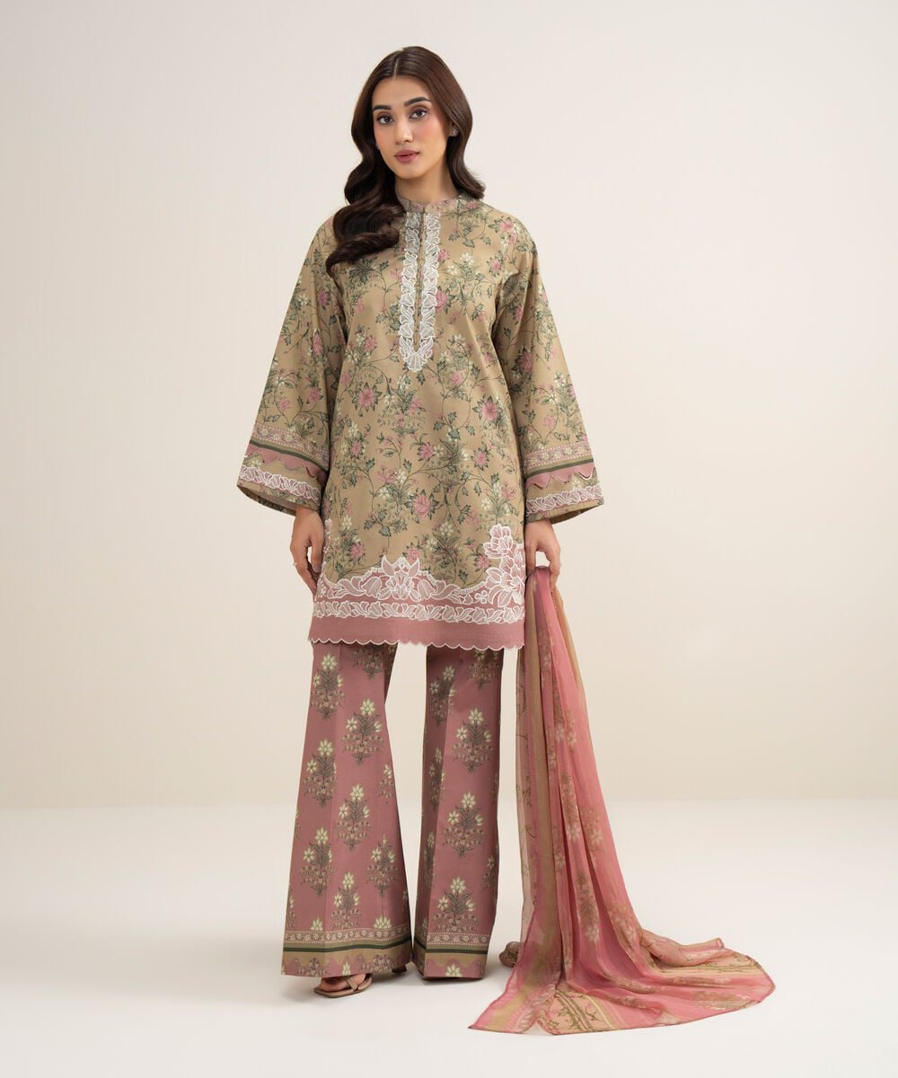 Sapphire women's unstitched lawn embroidered brown 3 piece suit – 3pesgs26v640 Sapphire Women's Unstitched Lawn Embroidered Brown 3 Piece Suit – 3PESGS26V640