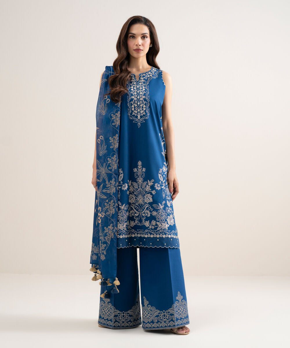 Sapphire women's unstitched slub lawn embroidered teal blue 3 piece suit – 3pesgs26v677 Sapphire Women's Unstitched Slub Lawn Embroidered Teal Blue 3 Piece Suit – 3PESGS26V677