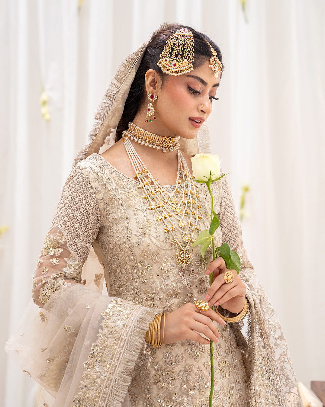 Faiza saqlain safak– detail view 2 Faiza Saqlain Safak– detail view 2