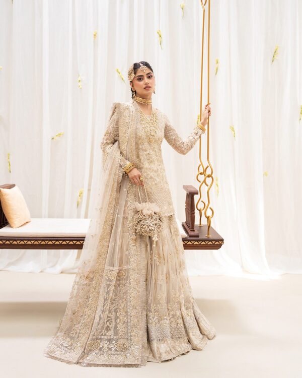 Faiza saqlain safak– detail view 5 Faiza Saqlain Safak– detail view 5