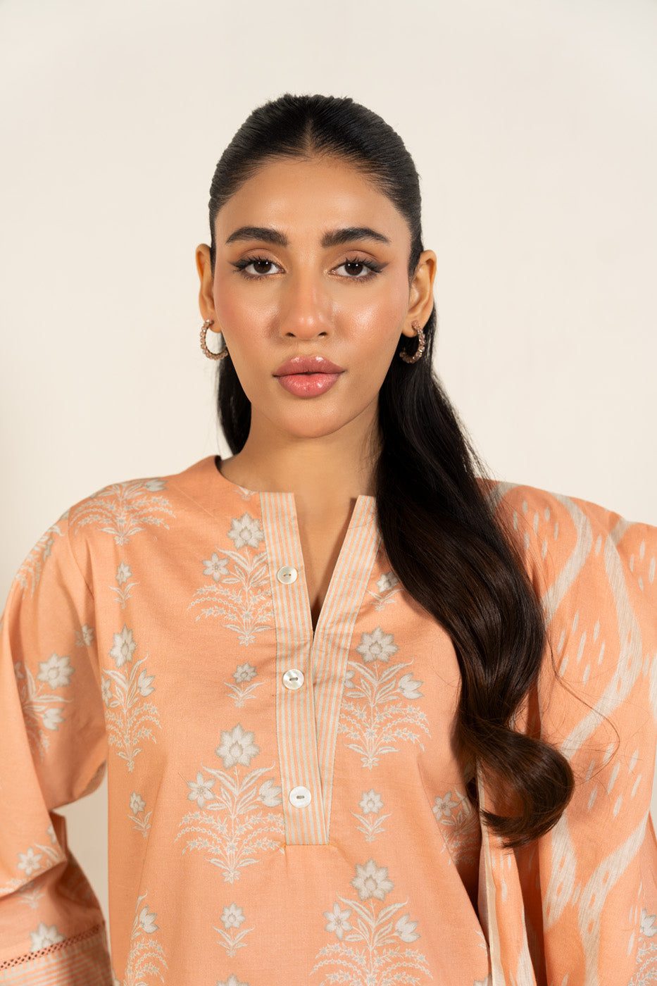 Alkaram rts| shirt & dupatta– br89-26-2-peach-3 Alkaram RTS| SHIRT & DUPATTA– BR89-26-2-Peach-3