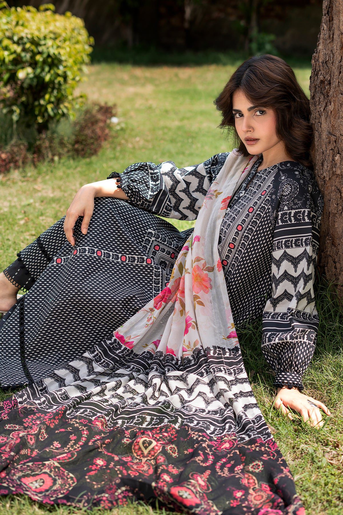 Charizma 3-pc unstitched printed lawn c-print vol 4 cp6-32– detail view 3 Charizma 3-PC Unstitched Printed Lawn C-Print Vol 4 CP6-32– detail view 3