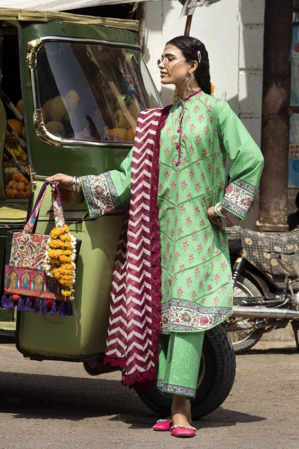 Sana Safinaz Unstitched Printed 3 Piece Lawn Suit Sana Safinaz Unstitched Printed 3 Piece Lawn Suit