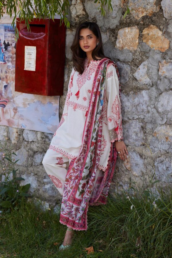 Sana Safinaz Unstitched Embroidered 3 Piece Muzlin Suit Sana Safinaz Unstitched Embroidered 3 Piece Muzlin Suit