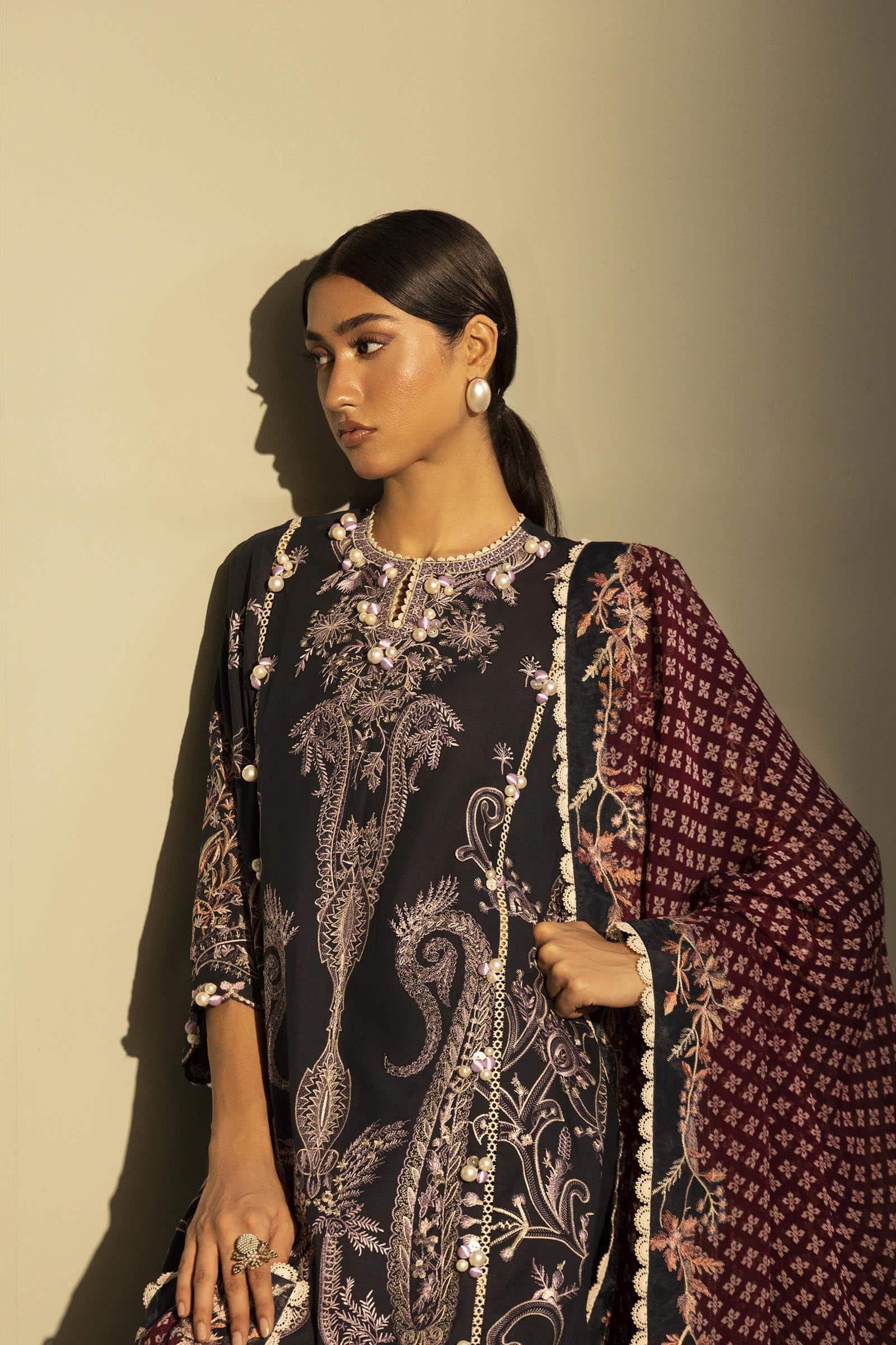 Sana safinaz unstitched embroidered 3 piece muzlin suit– m262-005b-cj 2 Sana Safinaz Unstitched Embroidered 3 Piece Muzlin Suit– M262-005B-CJ 2