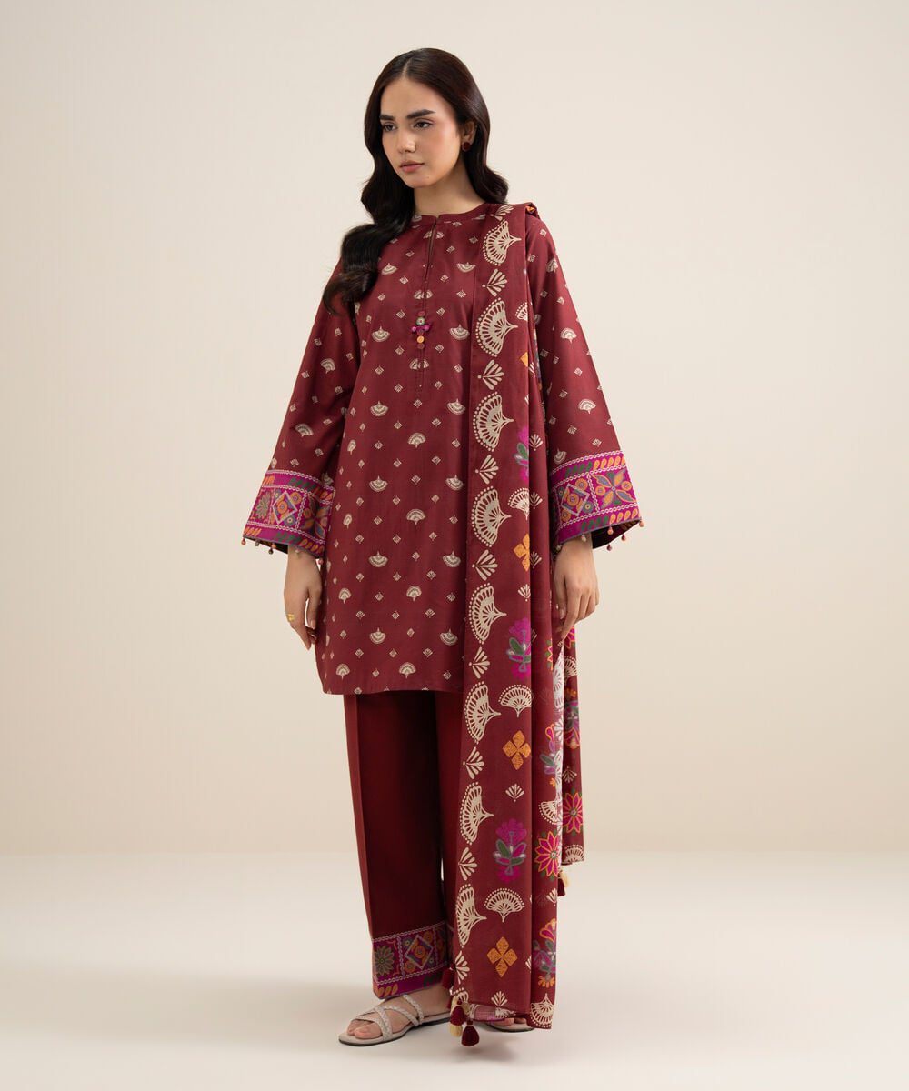 Sapphire women's unstitched lawn printed red 3 piece suit – u3pdys26v620 Sapphire Women's Unstitched Lawn Printed Red 3 Piece Suit – U3PDYS26V620