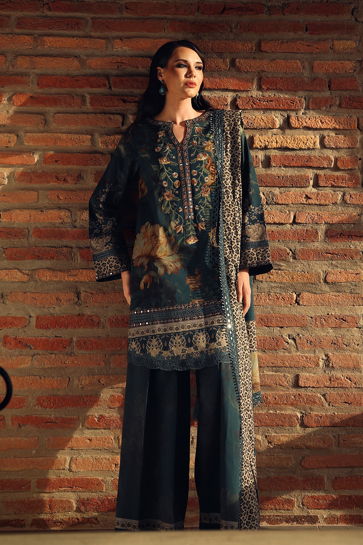 052a5996-copy Charizma 3-PC Unstitched Embroidered Linen Collection CCW7-09– 052A5996-Copy