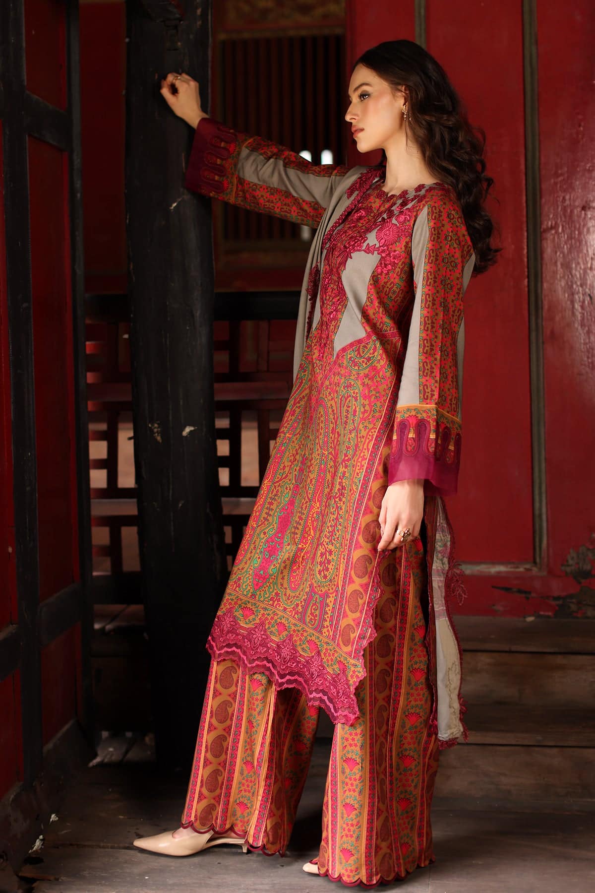 Charizma 3-pc unstitched embroidered linen collection ccw7-04– 29a3040 Charizma 3-PC Unstitched Embroidered Linen Collection CCW7-04– 29A3040