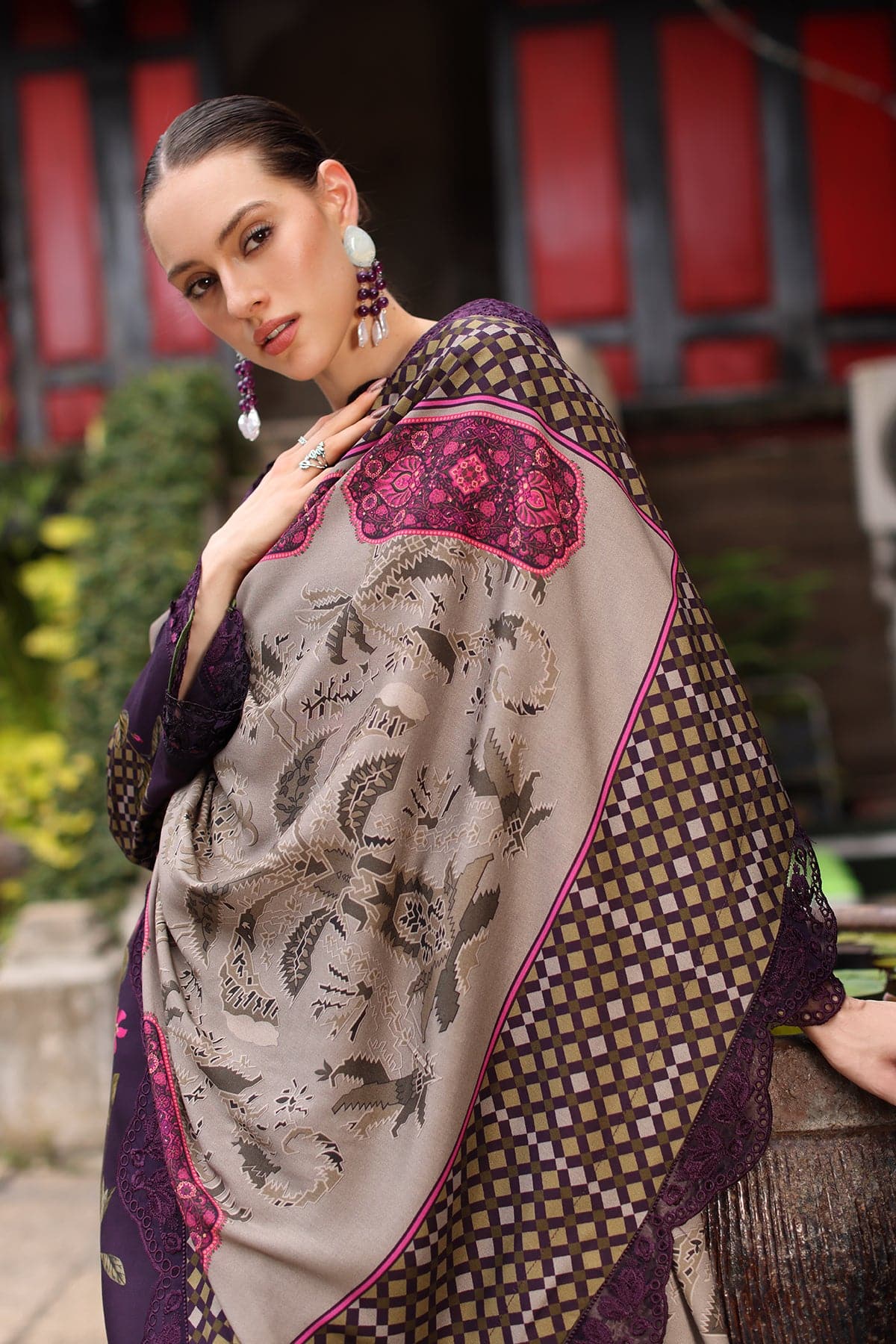 Charizma 3-pc unstitched embroidered linen collection ccw7-05– detail view 4 Charizma 3-PC Unstitched Embroidered Linen Collection CCW7-05– detail view 4