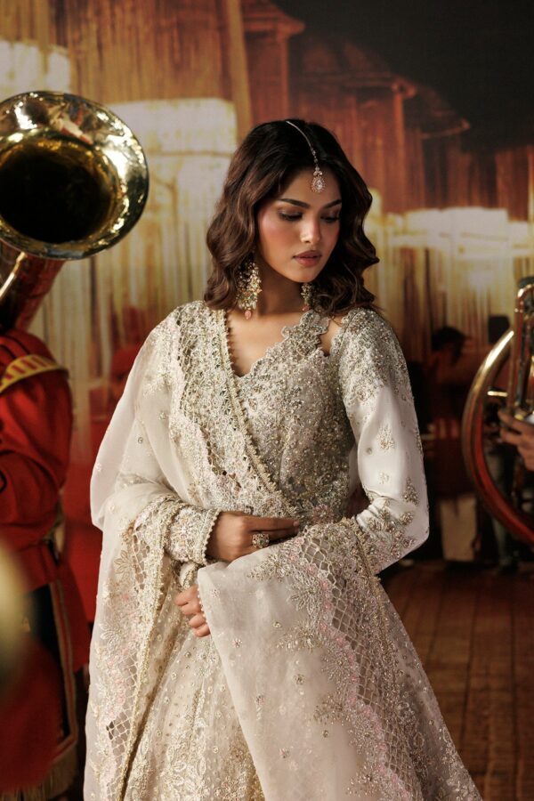 2c5a0871 Afrozeh Shehnai Wedding Formals 26 Mannat– 2C5A0871