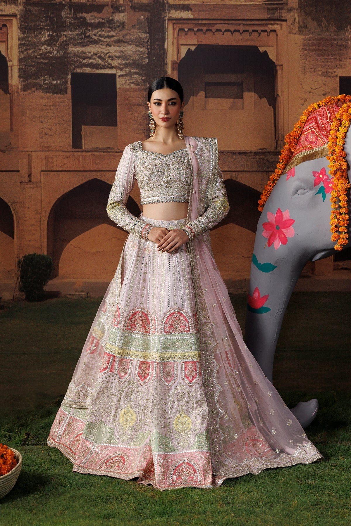 2c5a1871 Afrozeh Shehnai Wedding Formals 26 Gul-e-Roshan