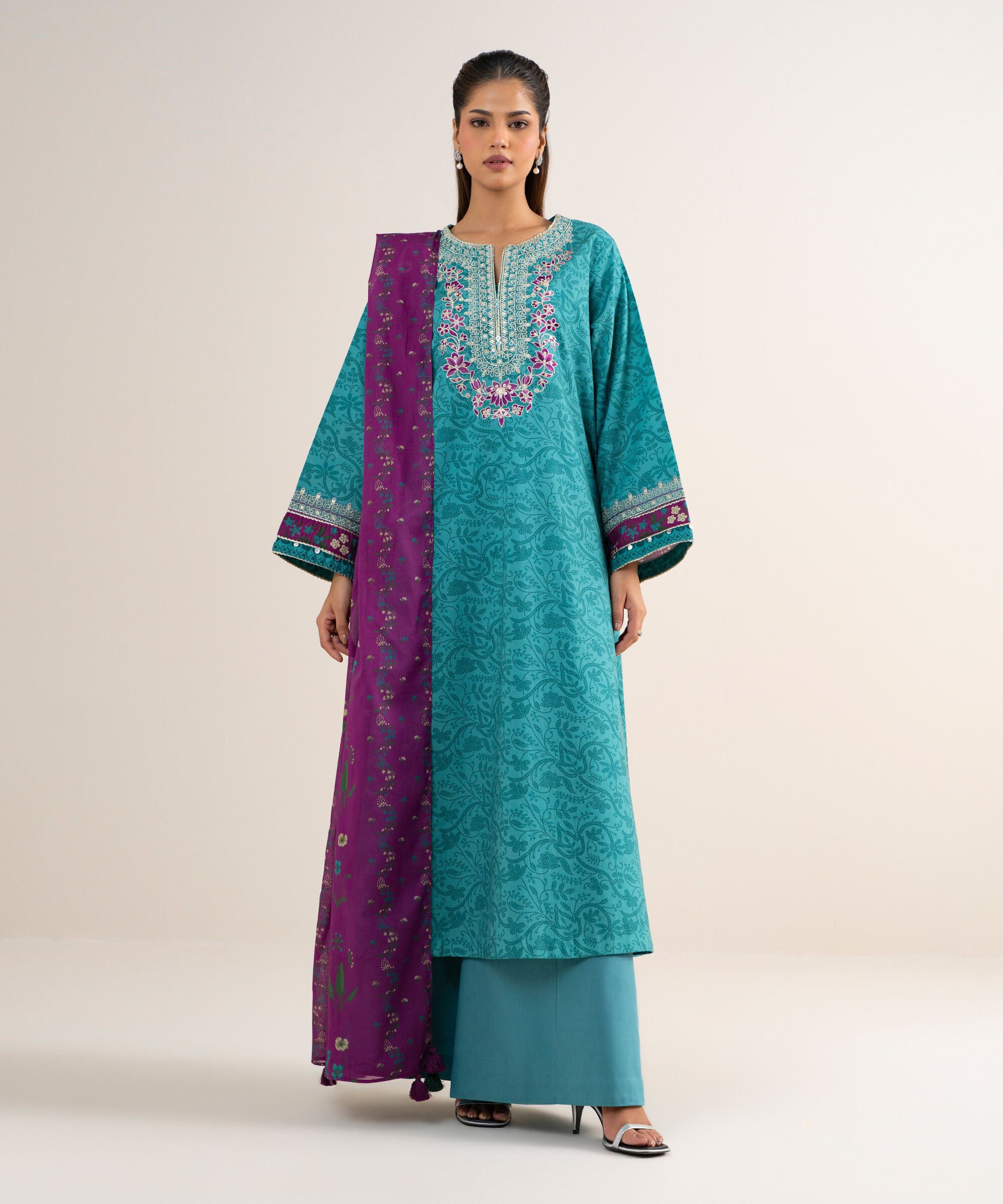Sapphire women's unstitched cotton embroidered green 3 piece suit – 3pedys26v723 Sapphire Women's Unstitched Cotton Embroidered Green 3 Piece Suit – 3PEDYS26V723