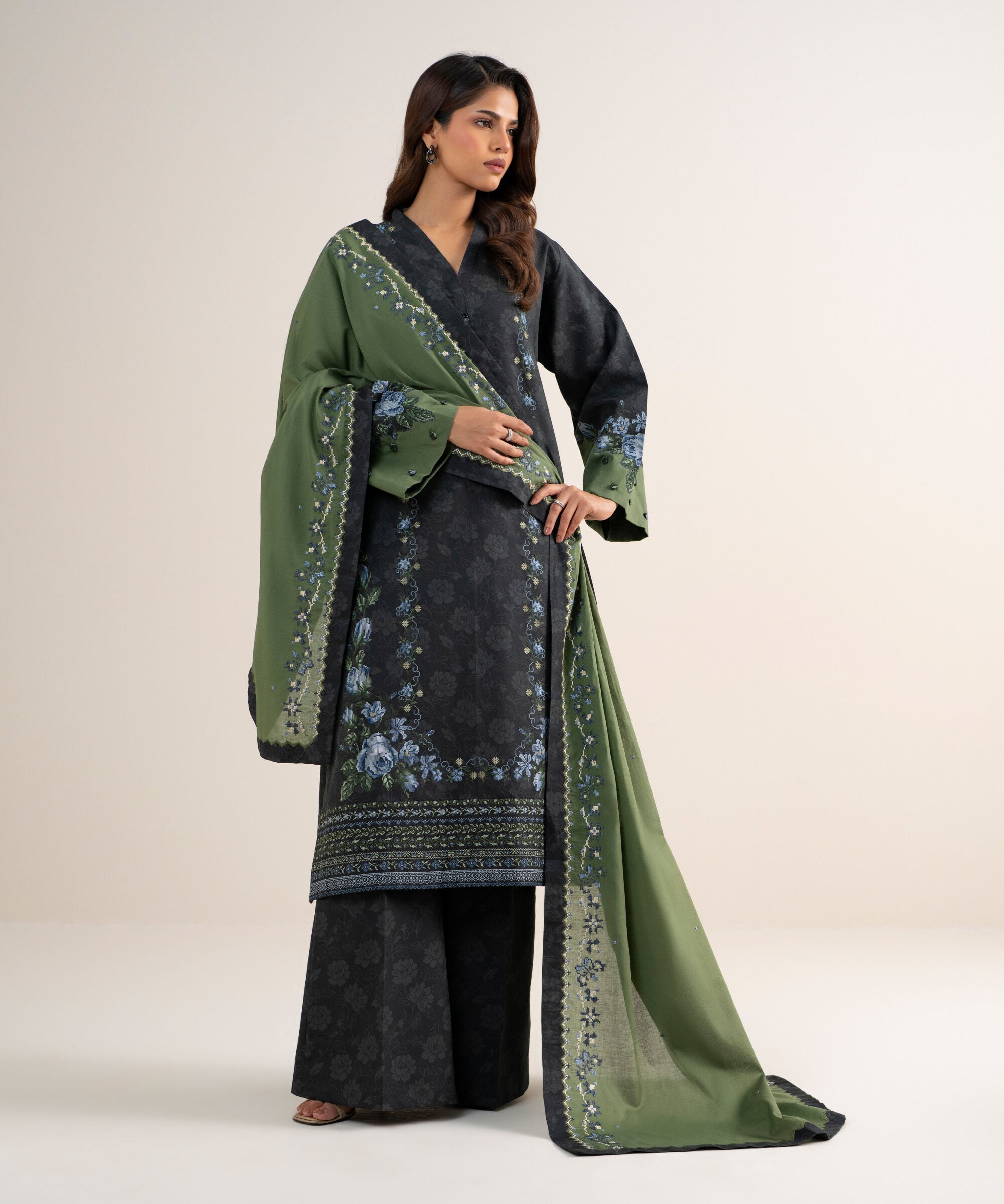 Sapphire women's unstitched cotton embroidered grey – 3pedys26v732 Sapphire Women's Unstitched Cotton Embroidered Grey – 3PEDYS26V732