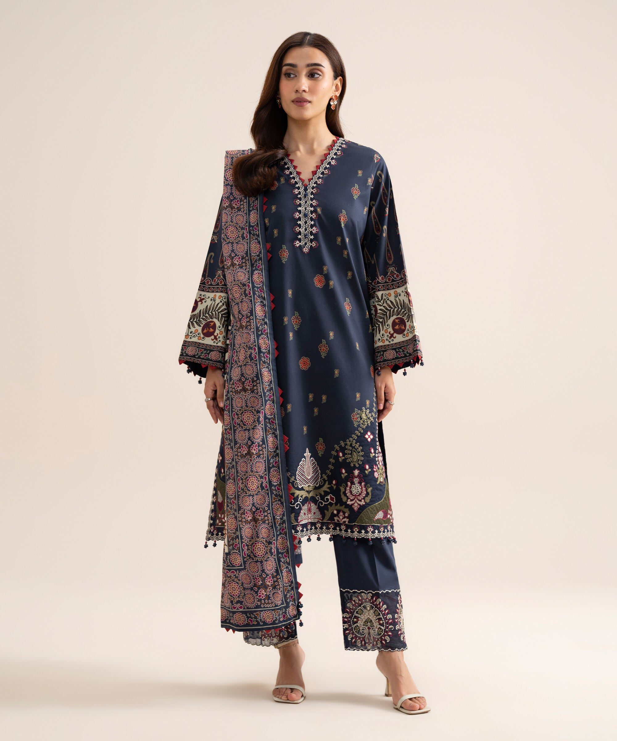 Sapphire women's unstitched lawn embroidered navy blue 3 piece suit – 3pesgs26v717 Sapphire Women's Unstitched Lawn Embroidered Navy Blue 3 Piece Suit – 3PESGS26V717