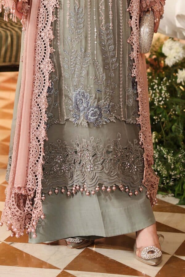 Maria b 3 piece embroidered chiffon suit– d2-e Maria B 3 Piece Embroidered Chiffon Suit– D2-E