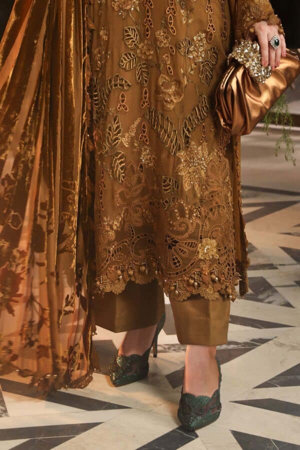 Maria b 3 piece embroidered chiffon suit– d5-f Maria B 3 Piece Embroidered Chiffon Suit– D5-F