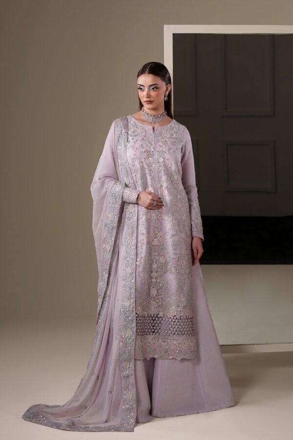 Emaan adeel mira– detail view 2 Emaan Adeel MIRA– detail view 2