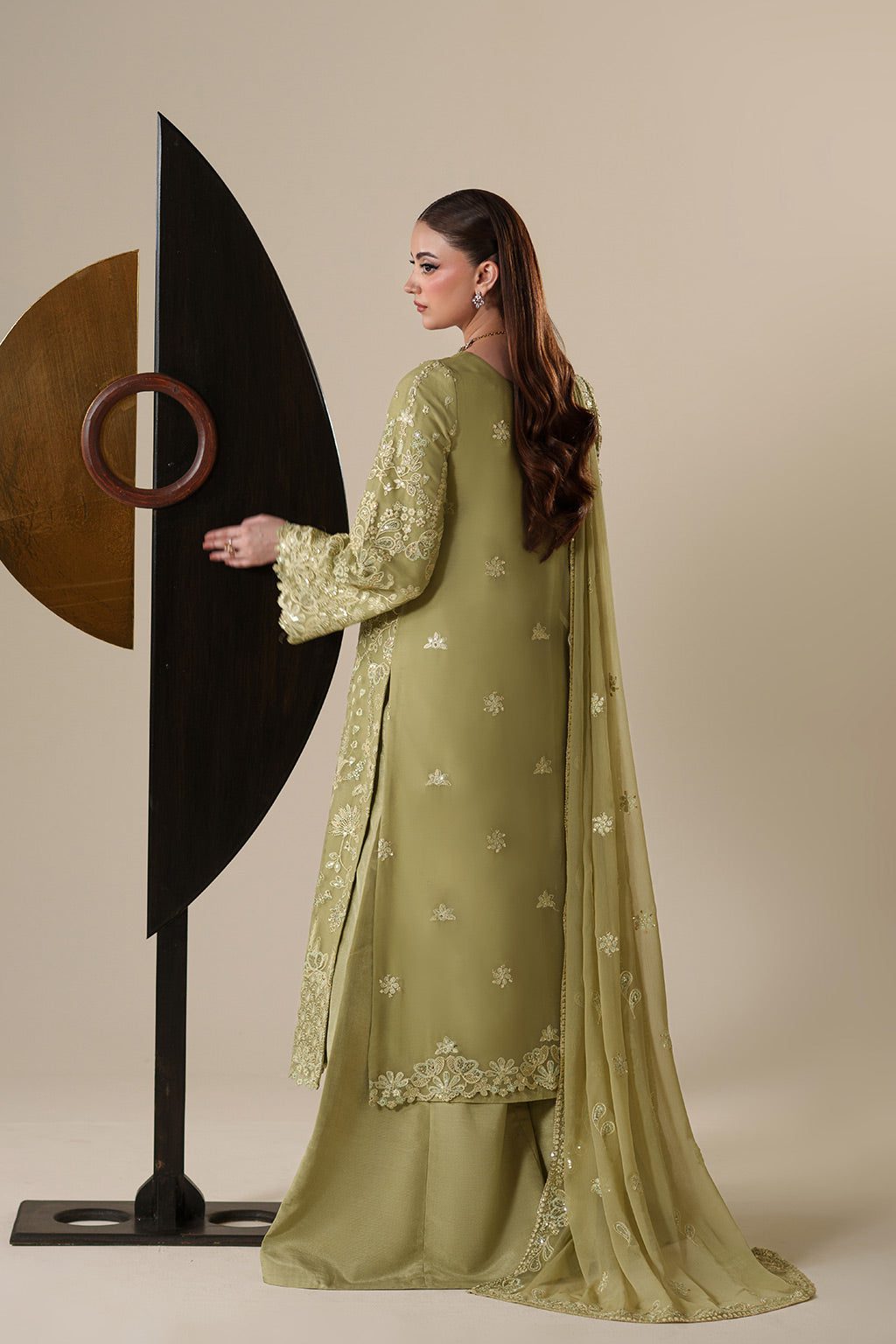 Emaan adeel nola– alternate view Emaan Adeel NOLA– alternate view