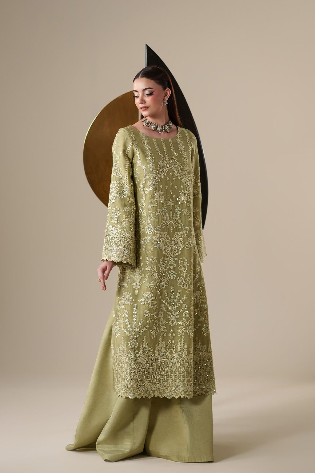 Emaan adeel nola– detail view 3 Emaan Adeel NOLA– detail view 3