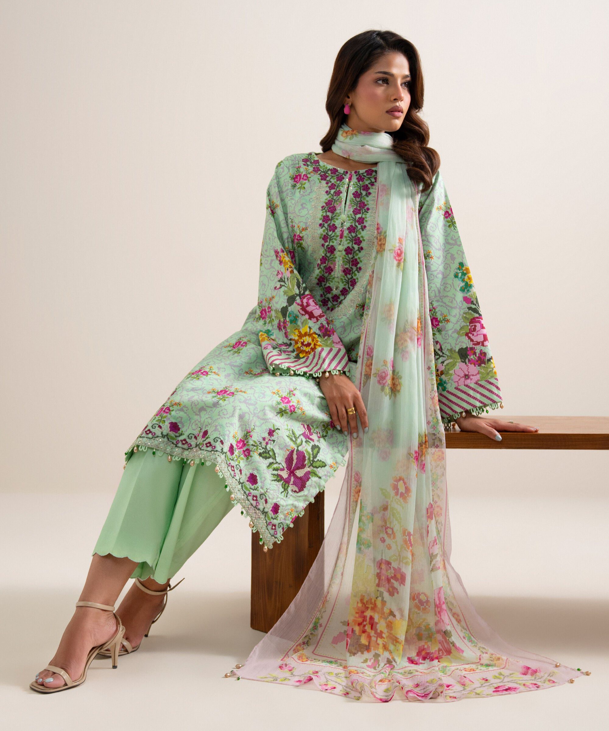 Sapphire women's unstitched zari cotton embroidered green 3 piece suit – pesgs26v7108 Sapphire Women's Unstitched Zari Cotton Embroidered Green 3 Piece Suit – PESGS26V7108